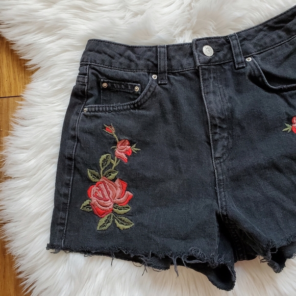 Topshop Embroidered Moto Mom Cutoff Shorts 2 - Picture 3 of 6